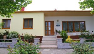 Eingang zum Gästehaus Gerlinde in Podersdorf am See